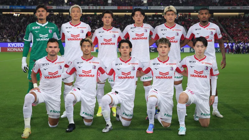 Cầu thủ Kyoto Sanga và Gamba Osaka đua tranh gay gắt trên sân - Phong độ gần Cầu thủ Kyoto Sanga và Gamba Osaka đua tranh gay gắt trên sân - Phong độ gần